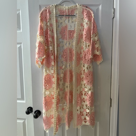 🆕 Do Everything In Love Open Knit Crochet Kimono - Picture 5 of 7